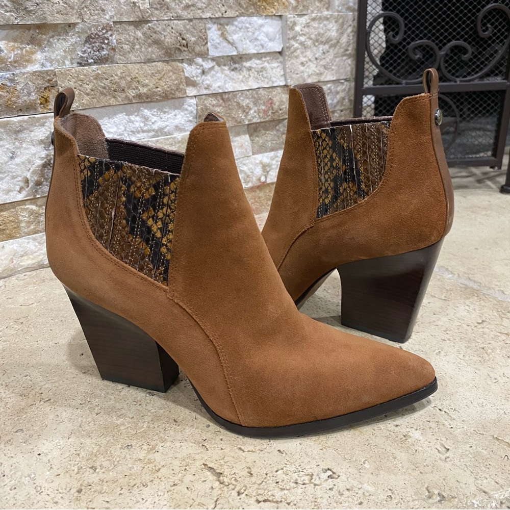 Donald J Pliner Women's Vale Chestnut Oily Suede Mid Heel Ankle Booties Size 7 M